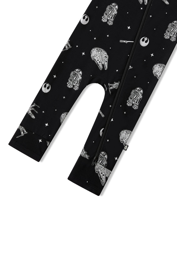 Zipper closure on the leg show on the Zippered Romper in STAR WARS™